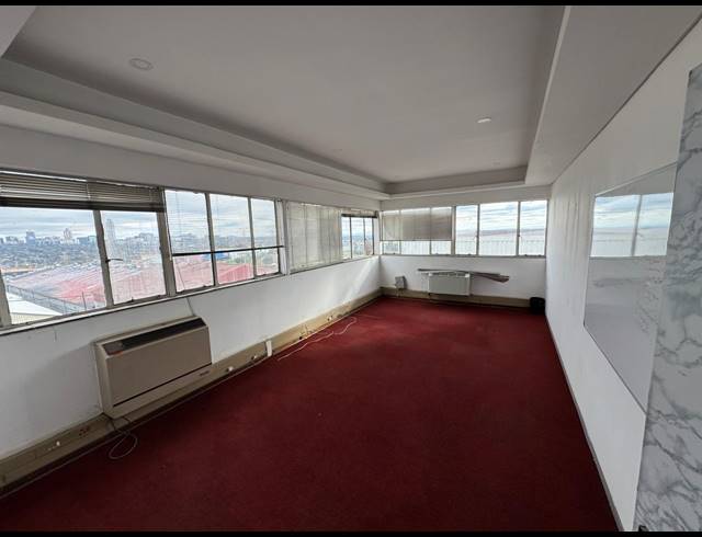 496M² WAREHOUSE TO LET IN WYNBERG